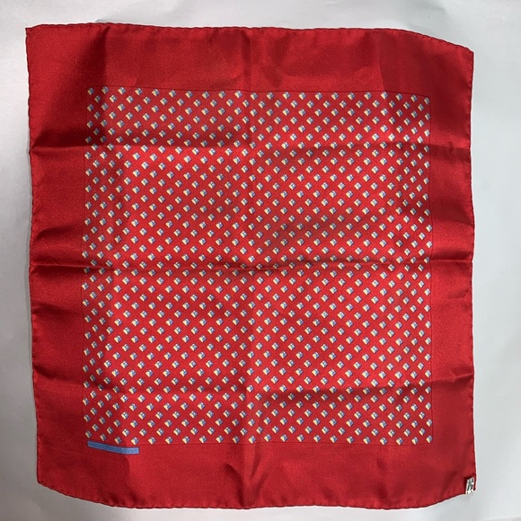 HERMÈS silk gavroche 3-D cube print MINT CONDITION - Picture 7 of 8